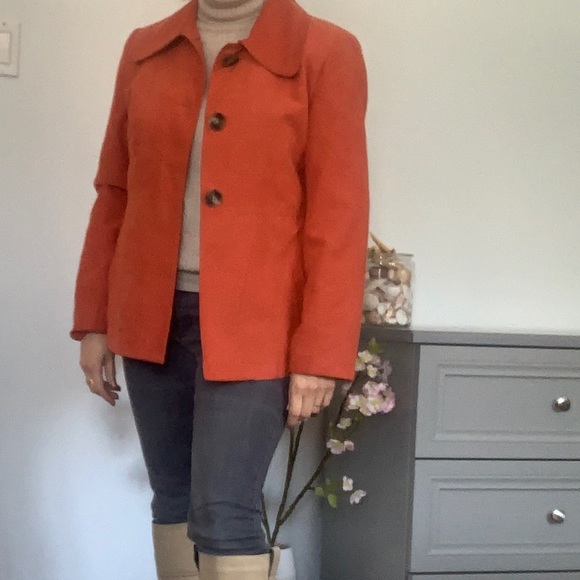 VINTAGE ULTRASUEDE LIGHT JACKET IN BRIGHT CORAL / LINED / POCKETS / BUTTONS - Picture 3 of 7